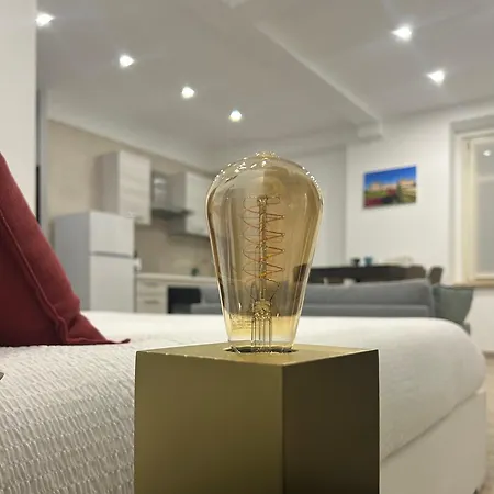 Reali- La Reggia Apartamento